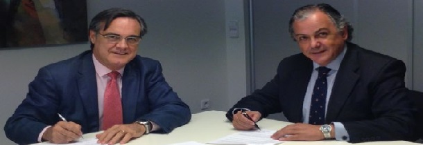 Firma del convenio entre AESEG y la Universidad Francisco de Vitoria